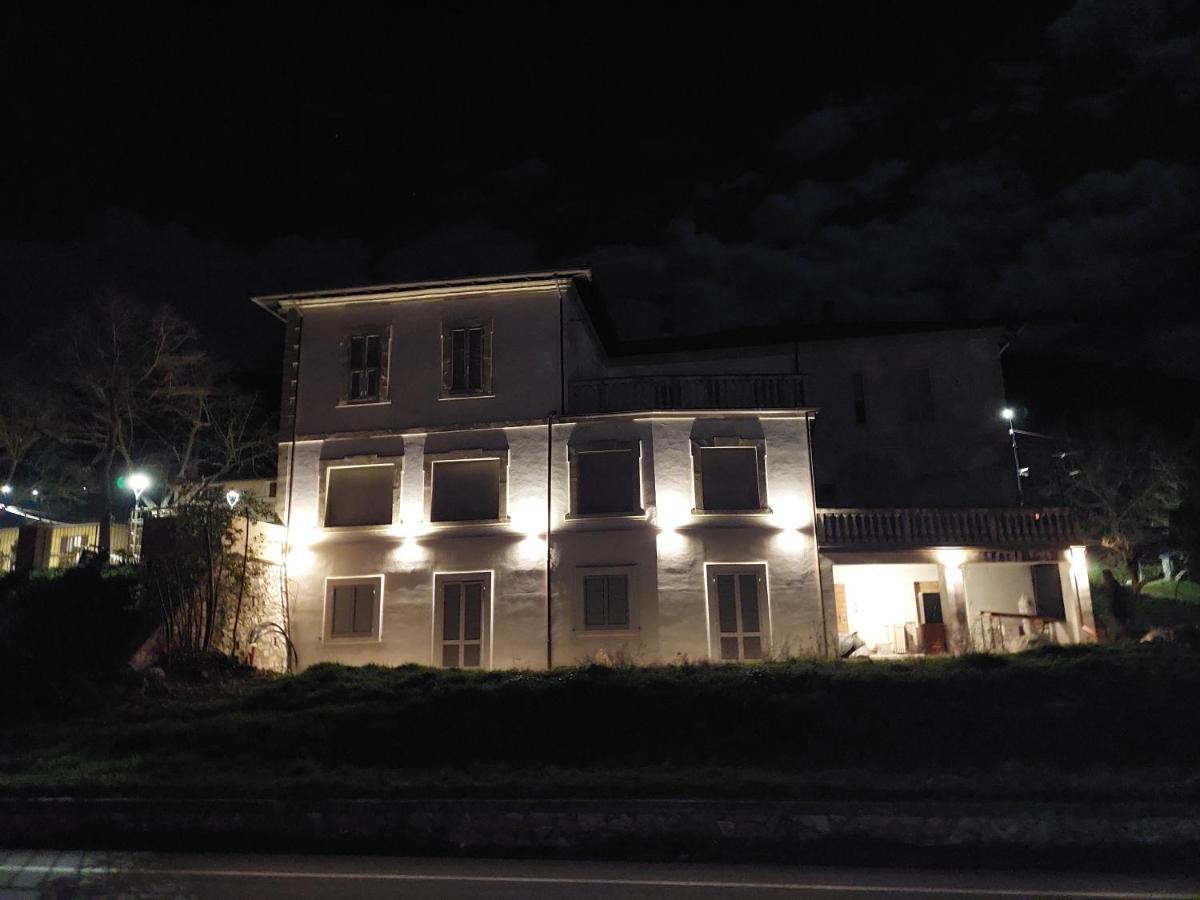 La Casa Del Mago Camere E Appartamenti Pissignano Exteriér fotografie
